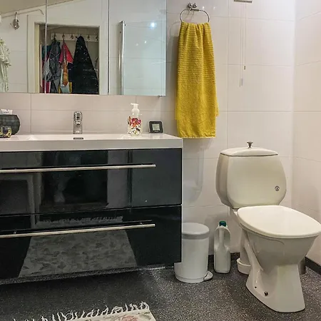 Amazing In Mauseidvag With Jacuzzi Holiday home Langevag