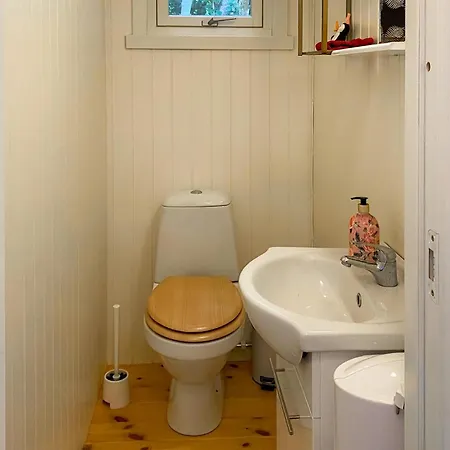Pet Friendly In Mauseidvag بيت للعطل Langevag