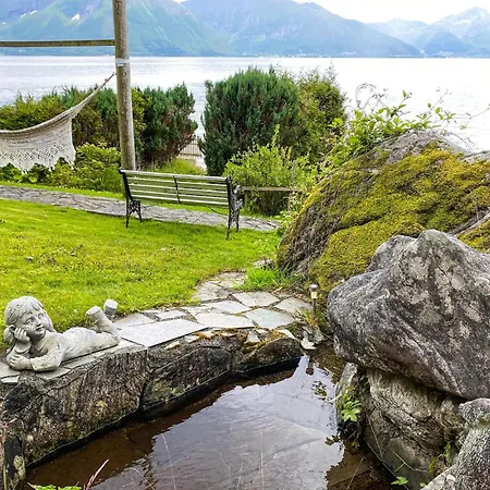 Holiday home Amazing In Mauseidvag With Jacuzzi Langevag